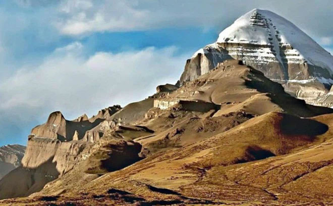 ngon-nui-than-kailash Ngọn núi thần Kailash.