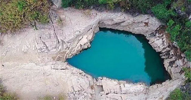 Khám Phá Hồ Ba Đinh: Bí Mật Kinh Hoàng Ẩn Giấu Trong Nước