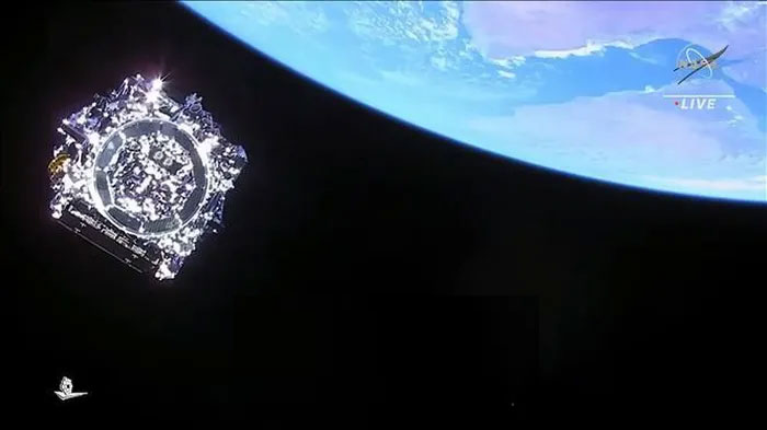 Kính viễn vọng không gian James Webb tách khỏi tên lửa đẩy Ariane 5