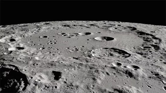 Núi lửa Clavius trên Mặt Trăng