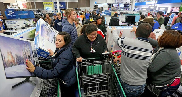 Black Friday: nguồn gốc, vì sao gây sốt và cách săn hàng an toàn